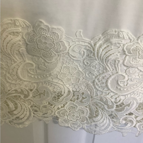 🦋 Winter white skirt by OLIVIA BLU. Wide lace bottom. Size large - Picture 3 of 7